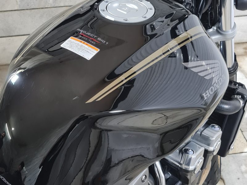 مرکز دیتیلینگ و تشخیص رنگ کاربیست - Car20 Detailing Center