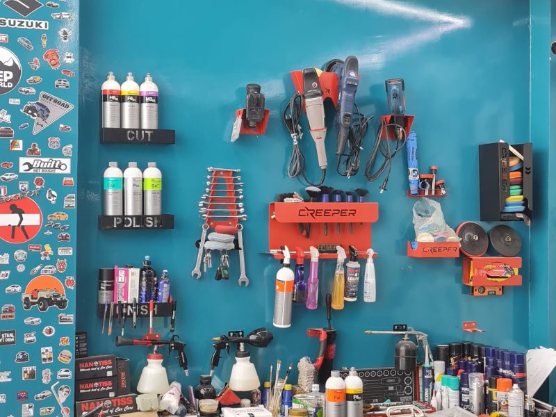 مرکز دیتیلینگ و تشخیص رنگ کاربیست - Car20 Detailing Center