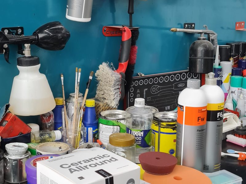 مرکز دیتیلینگ و تشخیص رنگ کاربیست - Car20 Detailing Center