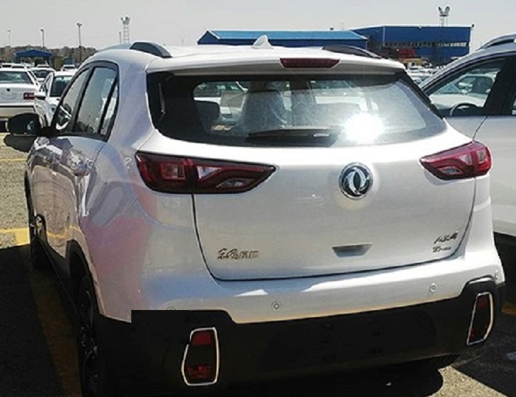 مشاهده ی ۲ خودروی جدید دانگ فنگ چین در محوطه ایران خودرو 