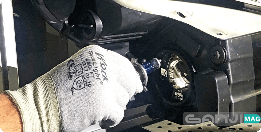 چک کردن چراغ ها