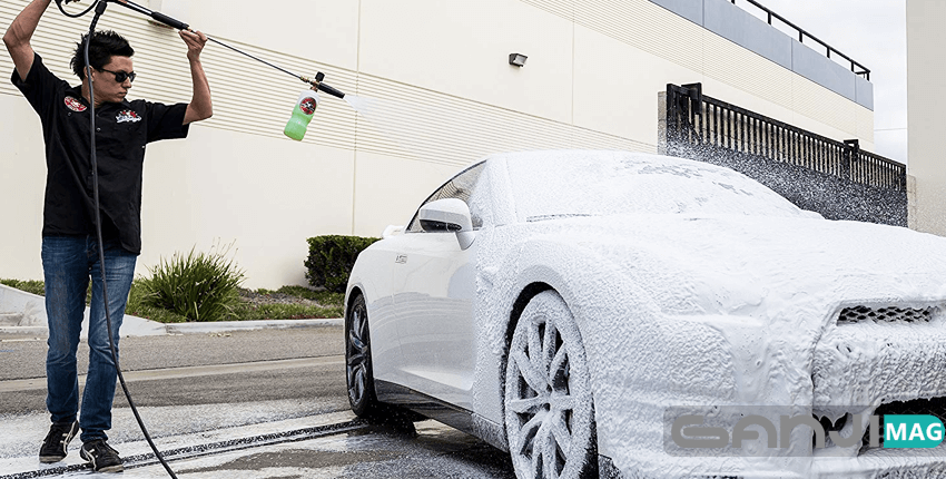 شستشوی خودرو با لنس گان کف پاش