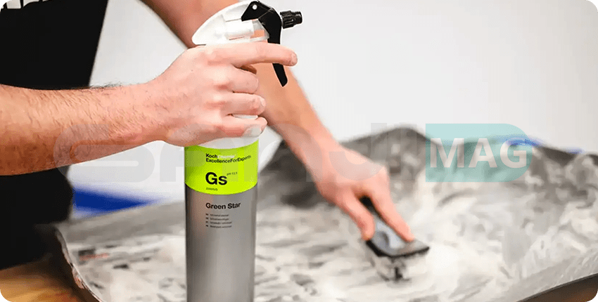 تمیز کردن کفپوش در دیتیلینگ داخلی خودرو